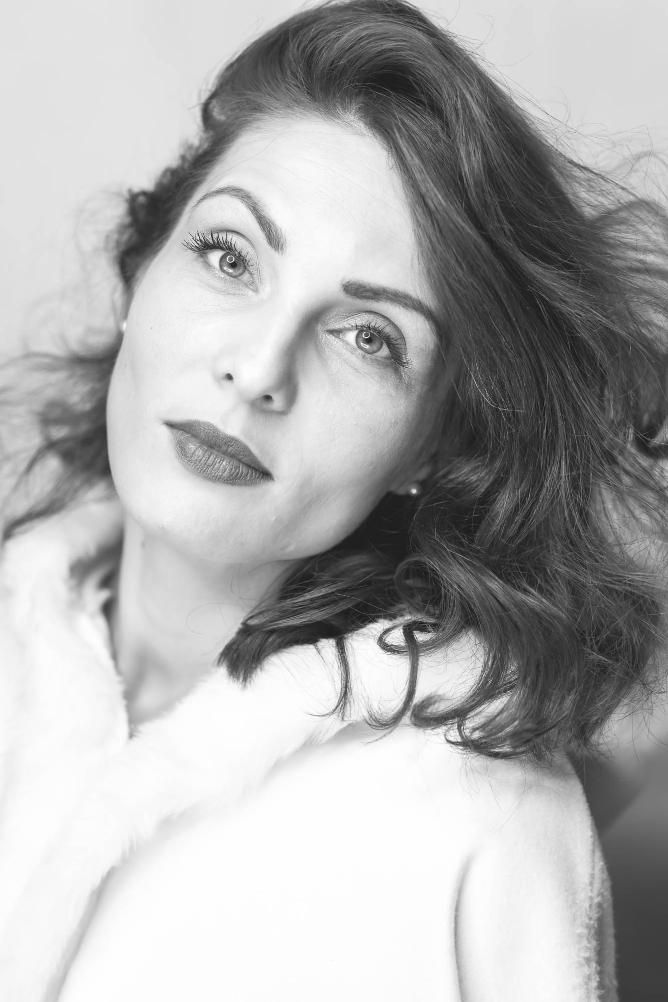 Nicole Tschaikin, Porträt in Schwarzweiß